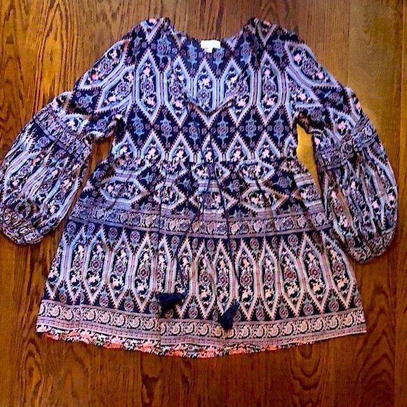 VELZERA Split Neck Tunic Tapestry Pattern Balloon Cuff Sleeves Tassels Sz SM - Picture 2 of 9